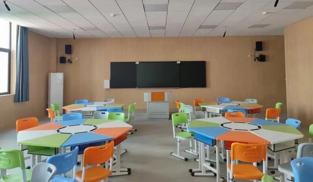美狮贵宾会广播系统产品工程效劳武汉市某小学！