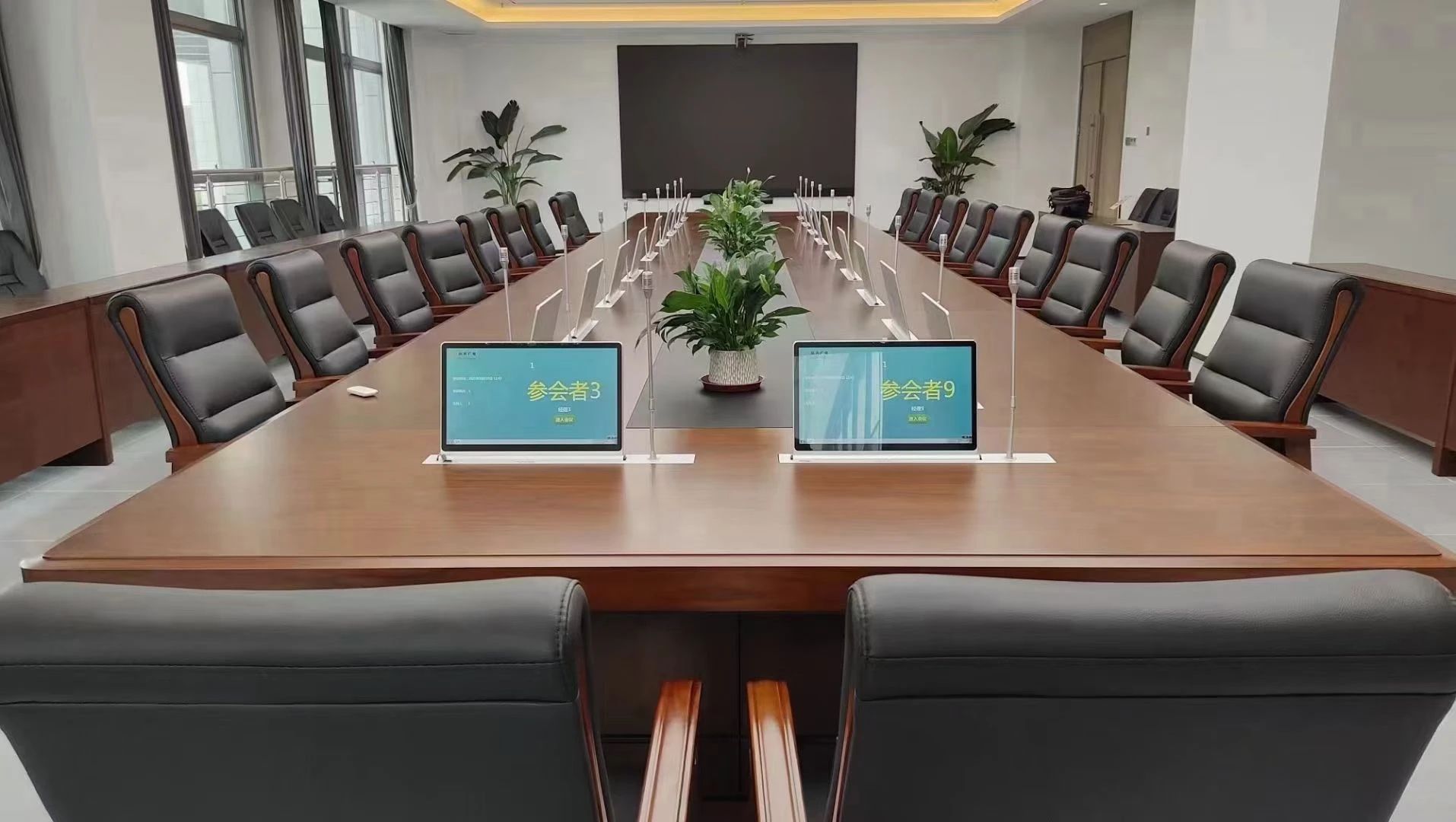 美狮贵宾会无纸化聚会系统工程产品效劳于校园聚会室！